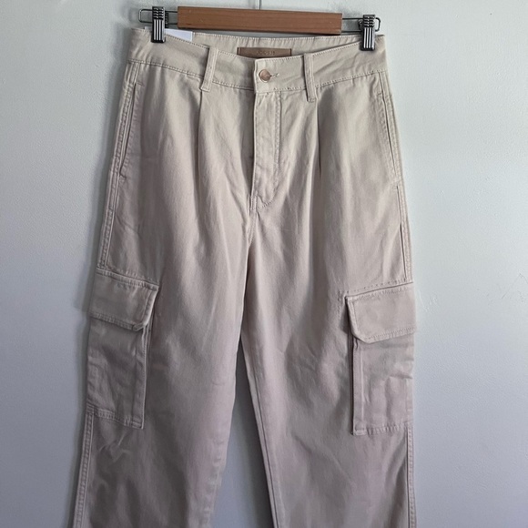JOE’S THE PRECIOUS CARGO
HIGH RISE CARGO PANT // DOUBLE CREAM - Picture 4 of 8